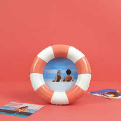 Balvi - Floats Balvi Portafoto Floats Colore rosso Cornice rotonda a forma di salvagente Resina