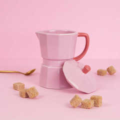 Balvi - Moka Balvi Mug Moka Color rosa Taza en forma de cafetera italiana con tapa Cerámica 350 ml