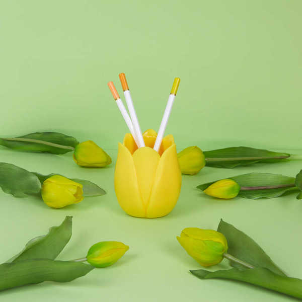 Balvi - Tulip Balvi Pen holder Tulip Yellow colour Original tulip-shaped design Plastic