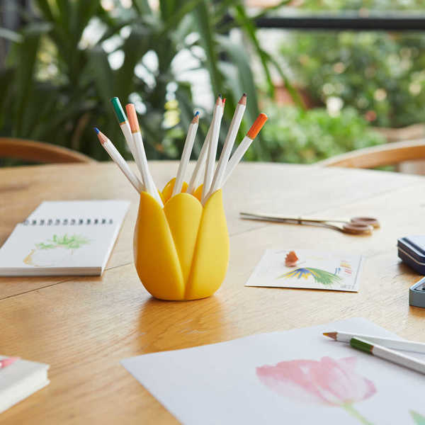 Balvi - Tulip Balvi Pen holder Tulip Yellow colour Original tulip-shaped design Plastic