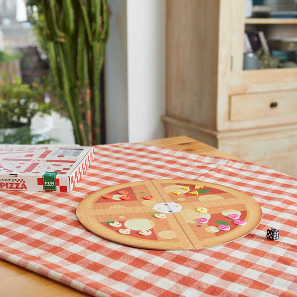 alvi - Ludo's Pizza Balvi Tischspiel Ludo's Pizza „Eile mit Weile“ nachempfundenes Spiel in Form ein
