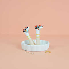 alvi - Happy Legs Retro Balvi Porta anillos Happy Legs Retro Soporte con diseño de piernas con patin