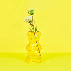 Balvi - Yummy Bear Balvi Blumenvase Yummy Bear Gelb Farbe In Form eines Gummibärchens Glas 24 cm