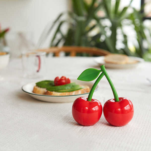 Balvi - Cherry Balvi Set sale & pepe Cherry Colore rosso Set a forma di ciliegia Plastica