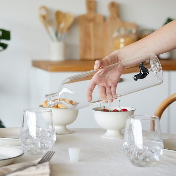 alvi Bottiglia Seal per l'acqua Figura di una foca all'interno Con tappo in silicone Borosilicato 30