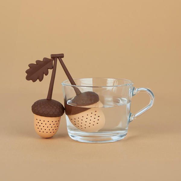 Balvi Teesieb Acorn Braun Farbe Doppeltes Tee-Ei mit Eichel-Design Silikon