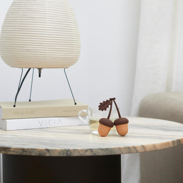 Balvi Teesieb Acorn Braun Farbe Doppeltes Tee-Ei mit Eichel-Design Silikon