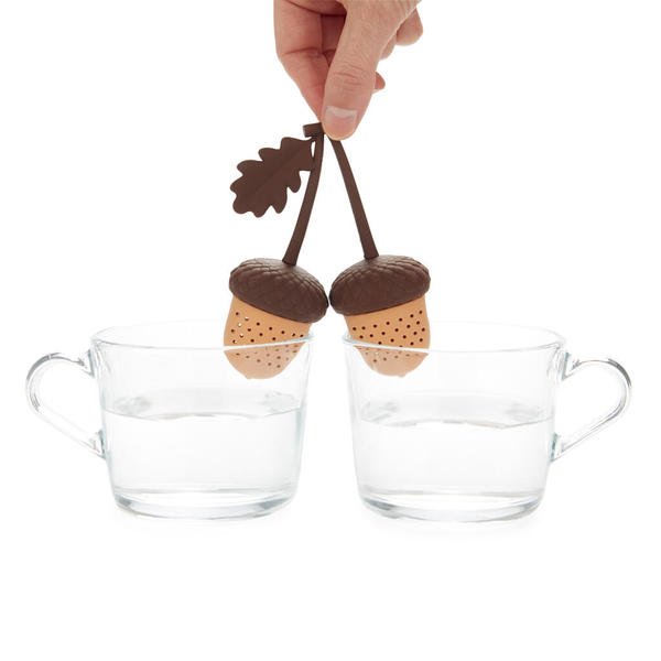 Balvi Teesieb Acorn Braun Farbe Doppeltes Tee-Ei mit Eichel-Design Silikon