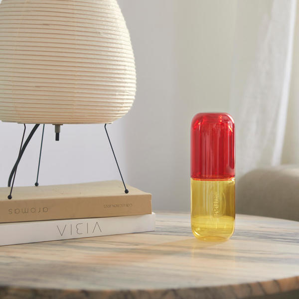 Balvi Botella & Vaso Water Pill Color amarillo/rojo Una píldora para calmar la sed Vidrio 550ml