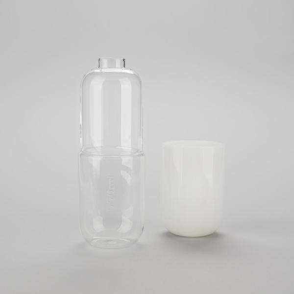 alvi Botella & Vaso Water Pill Color transparente/blanco Una píldora para calmar la sed Vidrio 550ml