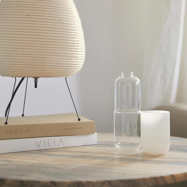 alvi Botella & Vaso Water Pill Color transparente/blanco Una píldora para calmar la sed Vidrio 550ml