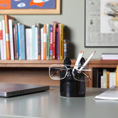 alvi Pot à crayons & repose lunettes Nosy Buddy Dog Couleur noir Organiseur de bureau 2-en-1 Céramiq