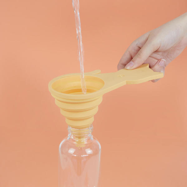 Balvi Entonnoir Meow Couleur orange Pliable, aimanté et en forme de chat Silicone