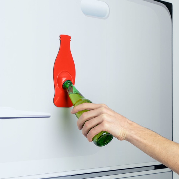 Balvi Abrebotellas Soda Color rojo Magnético En forma de botella Acero inox 21 cmMAGNÉTICO