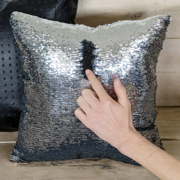 alvi Coussin Magic Couleur noir et argenté Couleurs réversibles Inclut la housse amovible et le remb