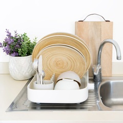 alvi Geschirrabtropfer Minim Farbe weiß Großes Fassungsvermögen Mit Ablauf Rutschfeste Füße ABS-Kuns