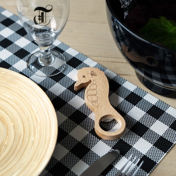 Balvi Abrebotellas Seahorse En forma de caballito de mar Madera/inoxDISEÑO DIVERTIDO