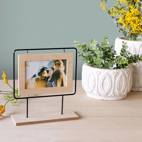 alvi Fotorahmen Nordic Schwarz Fassungsvermögen: 1 Foto 10 x 15 cm Fotorahmen Tischmodell Holz/Metal