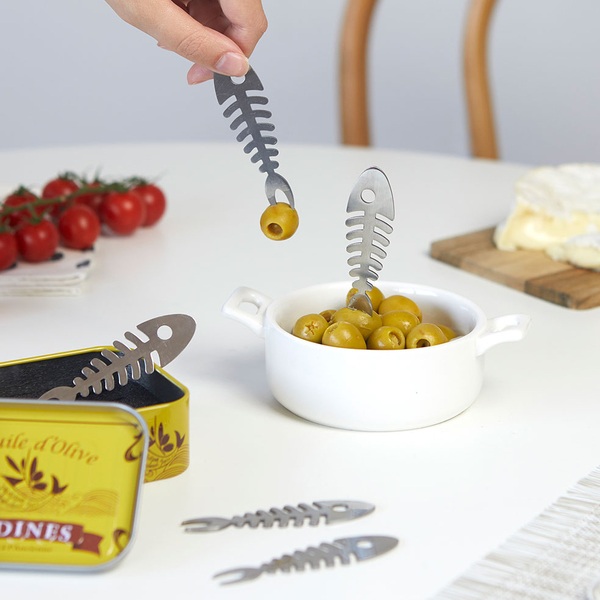 alvi   Sardines set de 6 tenedores para aperitivo en forma de raspa de sardina y presentado en una l