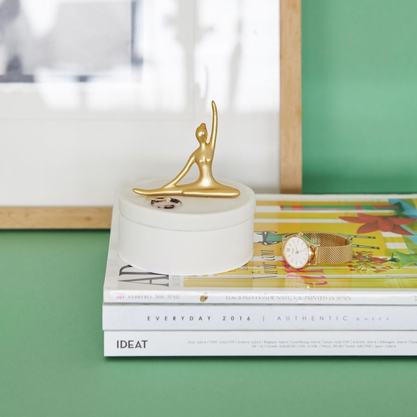 alvi Caja joyero Ballerina Color blanco y dorado mate Caja de cerámica para joyas con tapa y figura