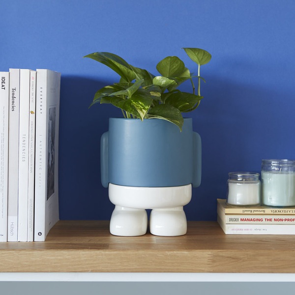 alvi Pot de fleur MrStandy Couleur bleu et blanc Pot en forme de personage sympathique Avec récipien