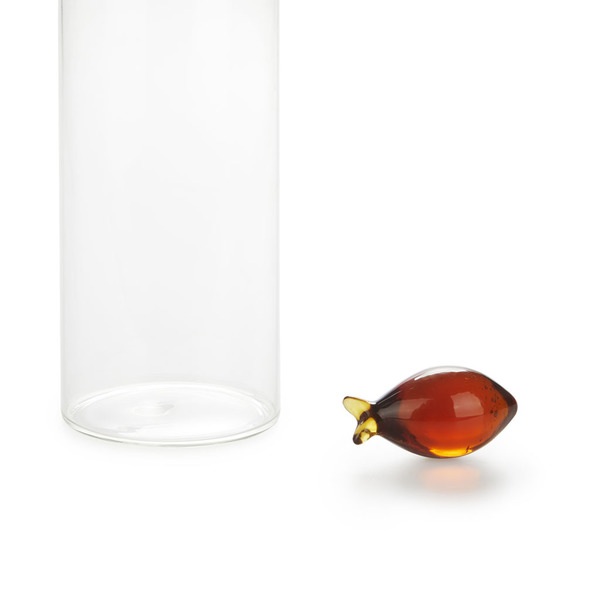 Balvi Botella de agua Gourami Color ámbar Con Tapón en Forma de Pez 1
