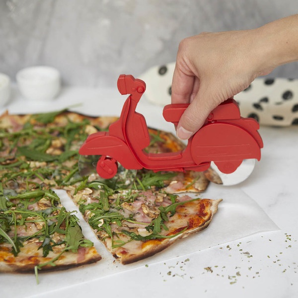 Balvi Pizzaschneider Scooter Farbe Rot ABS-Kunststoff/EdelstahlLUSTIGES DESIGN