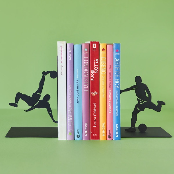 alvi Buchstütze Bicycle Kick Farbe Schwarz Buchstütze für Ihre Bücher im Regal in Form eines Fußball