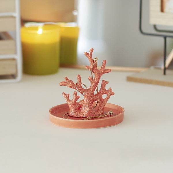 alvi Porta anillos Arrecife Color Coral Un soporte diferente para almacenar tus joyas, con un diseño