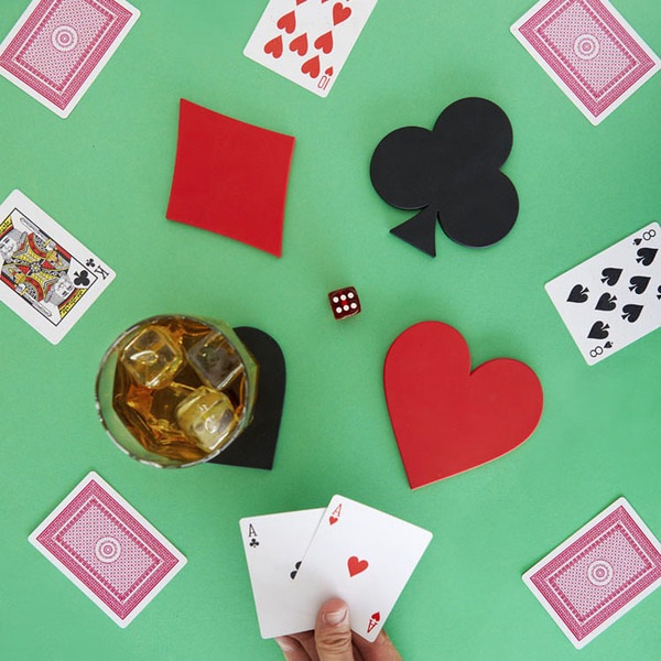 Balvi Posavasos Dealer Diseño original de pintas de juego de naipes Plástico