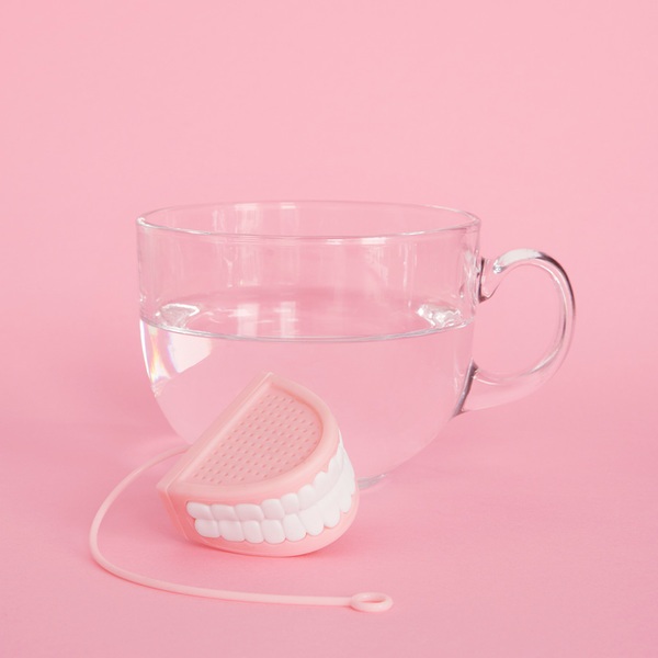 Balvi Infusor té TEAth Color Rosa Simula una prótesis dental Silicona