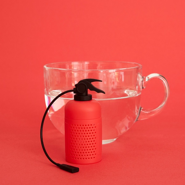 Balvi Infuseur thé ExtTEAnguisher Couleur Rouge Représente un extincteur Silicone