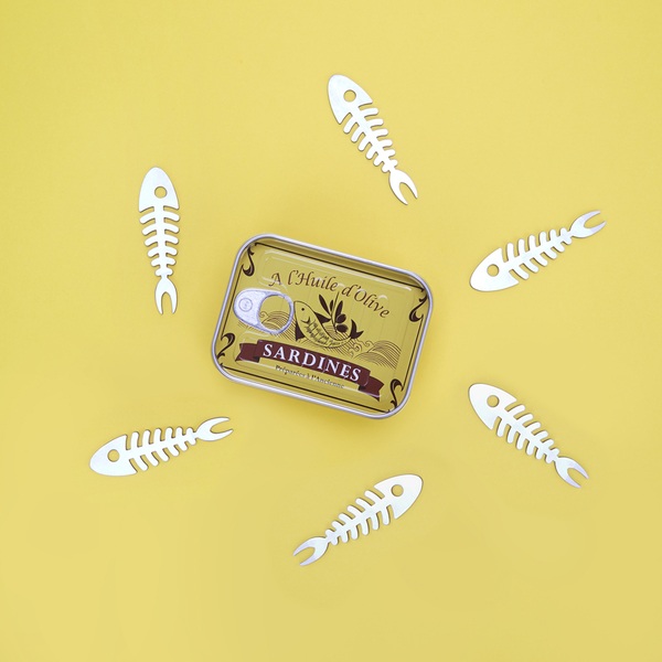 alvi   Sardines set de 6 tenedores para aperitivo en forma de raspa de sardina y presentado en una l