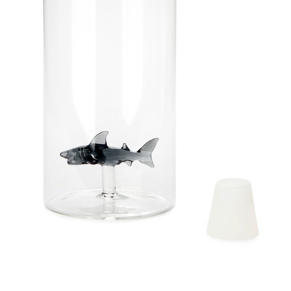 alvi Botella Atlantis Shark Color gris Botella de vidrio con figura interior en forma de tiburón 30x