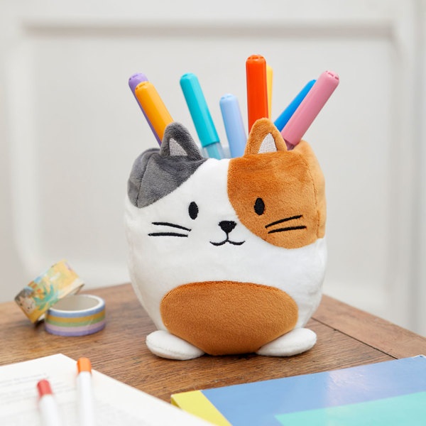 alvi Pot à crayons Fluffy Kitty Calico Couleur blanc, marron et gris Chat tricolore En peluche douce