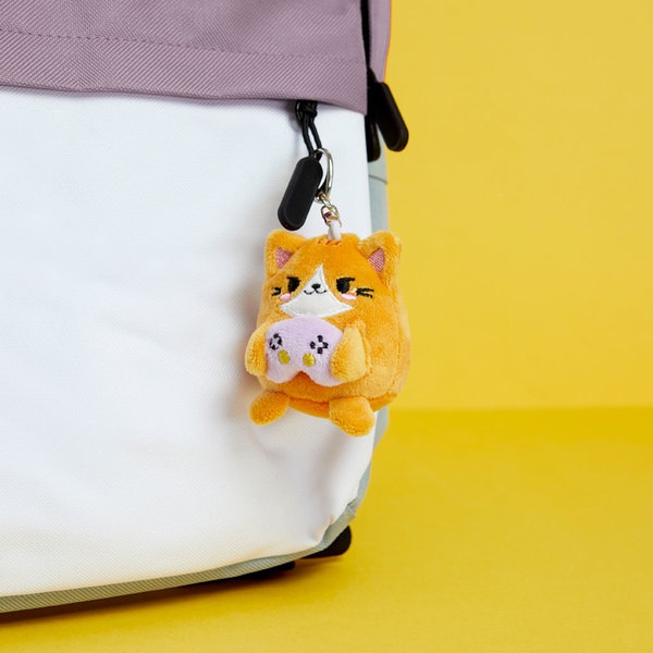 Balvi Llavero Fluffy Kawaii Gamer Color naranja Gato jugador de videojuegos Suave y esponjoso Nylon