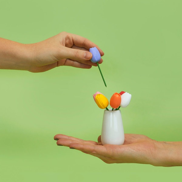 Balvi Tenedor aperitivo Tulip 6 pinchos con forma de tulipanes de color Cerámica/inox/silicona