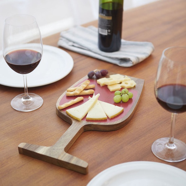 alvi Käseplatte Red Wine Farbe Braun und Rot Vereint Käse und Wein in perfekter Harmonie Aus Holz 1,