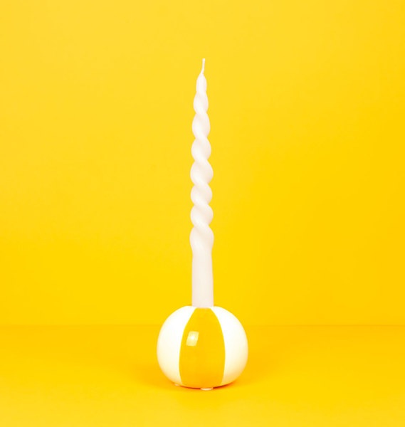 Balvi Candelabro Beach Ball Color amarillo Con forma de pelota de playa Cerámica 8x9,5x9,5 cm