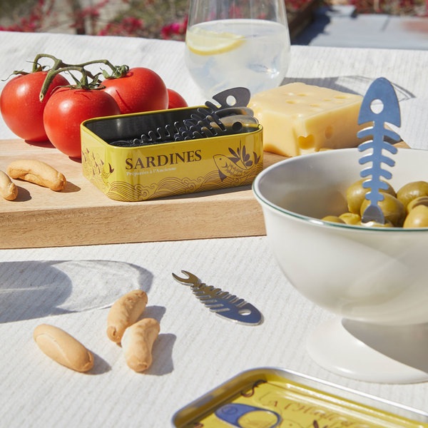 alvi   Sardines set de 6 tenedores para aperitivo en forma de raspa de sardina y presentado en una l