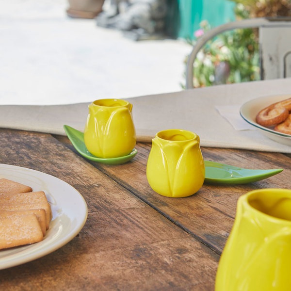 et di tazze da caffè Balvi Tulip Colore giallo/verde 2 tazze a forma di tulipano e 2 piatti a forma