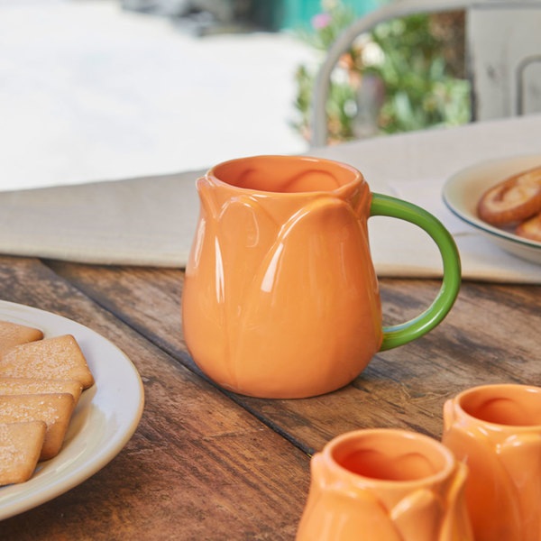 Balvi Henkelbecher Tulip Farbe Orange Tulpenförmige Tasse Keramik 400 ml