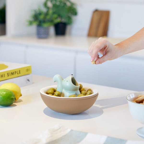 alvi Cuenco aperitivo Hungry Squirrel Bol para snacks 2 en 1 Con compartimento interior para cáscara