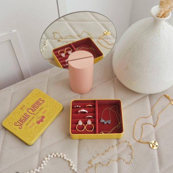 Balvi Caja joyero Sugar Candies Color amarillo Simula una caja de caramelos Lata/terciopelo