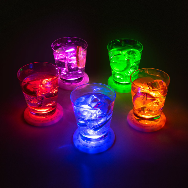 Balvi Sottobicchieri con LED UFOs Set di 5 Pezzi Ideale per Feste Pile Incluse 5xCR2025 Plastica PP Balvi Sottobicchieri con LED UFOs Set di 5 Pezzi Ideale per Feste Pile Incluse 5xCR2025 Plastica PP