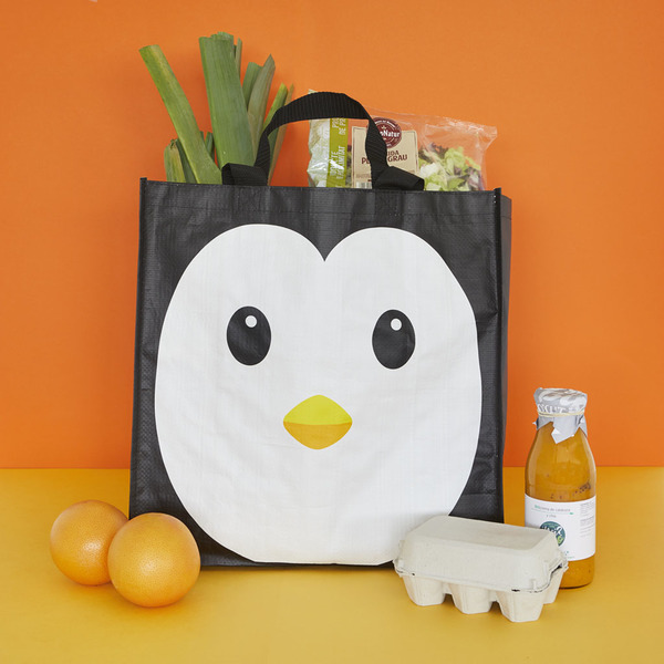 Balvi Borsa per Lo Shopping Pingu Colore Nero con Tasca Interna e Manici di Due Misure Motivo con Pinguino Plastica Riciclata 40x40x20 cm Balvi Borsa per Lo Shopping Pingu Colore Nero con Tasca Interna e Manici di Due Misure Motivo con Pinguino Plastica Riciclata 40x40x20 cm